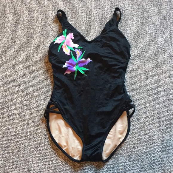 SlimSuit Other - VINTAGE one piece bathing swim suit w/ underwire